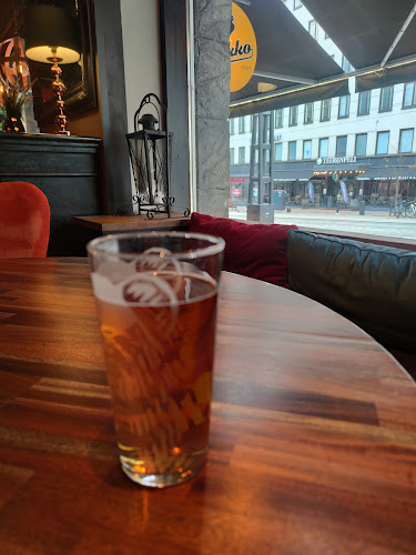 Comments and reviews of Pub Simon