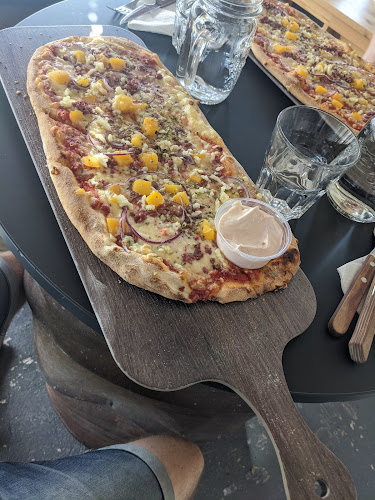 Hevi's Pizza & Bar - Ravintola-ala