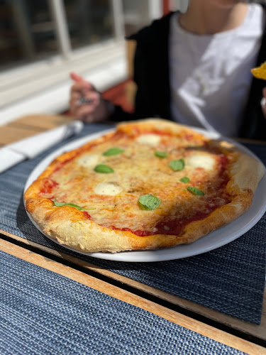 Opinii despre Brudhäll Hotel & Restaurant în Maarianhamina - Ravintola-ala