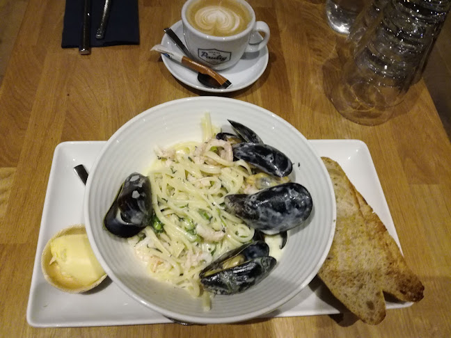 Ravintola Paseo Cafe, Grill & Sauna - Helsinki