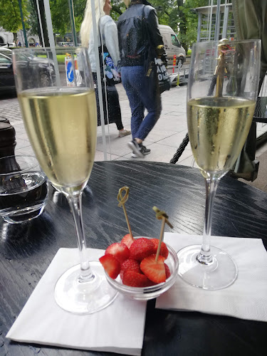 Opinii despre Brasserie Kämp în Helsinki - Ravintola-ala