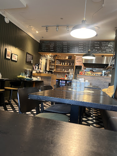 Luigi Pizzeria Kallio - Ravintola-ala