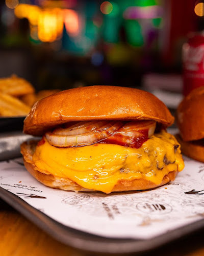 Naughty BRGR & DIF Döner Oulu