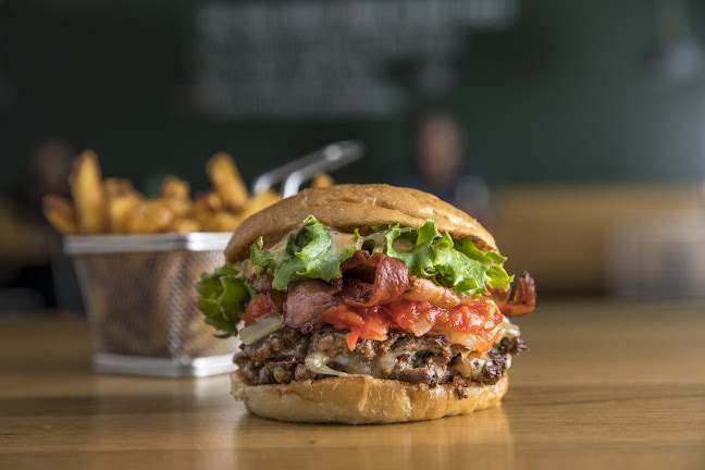 Comments and reviews of Friends & Brgrs Oulu