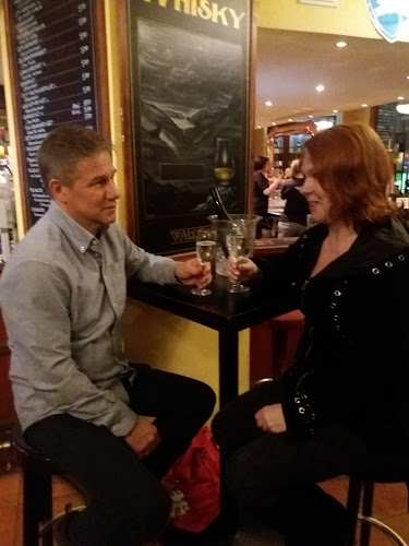 Comentarii opinii despre William K. Kurvi