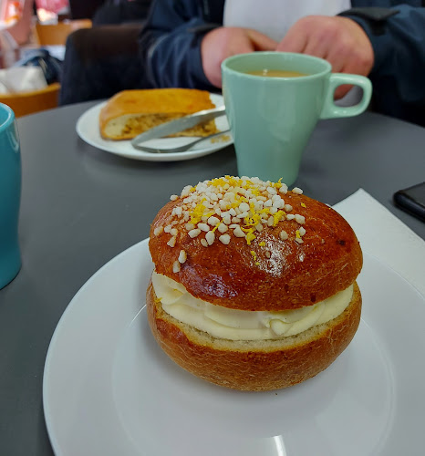 Comments and reviews of Terhin Puusti (lounas, leipomo, konditoria)