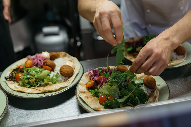 Comments and reviews of Roots Kitchen