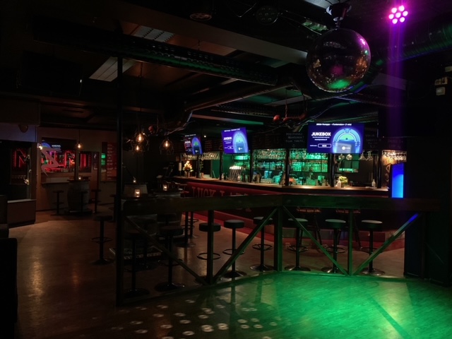 Bar & Night Club Luck Lady - Ravintola-ala