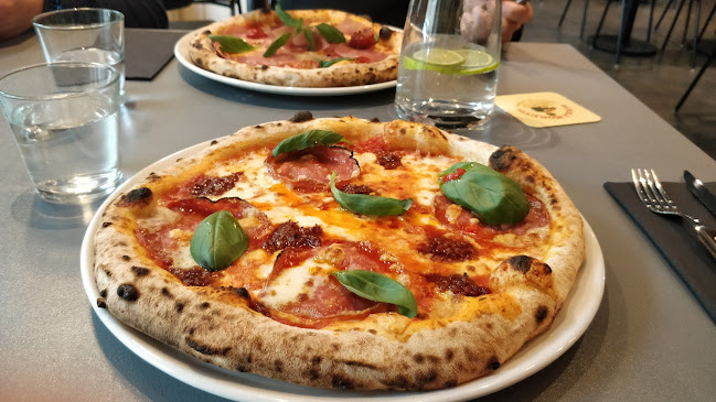 Naples Pizza & Wine Kamppi