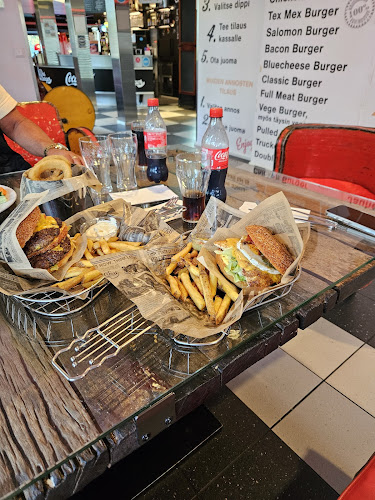 Comentarii opinii despre Bus Burger Salpakangas