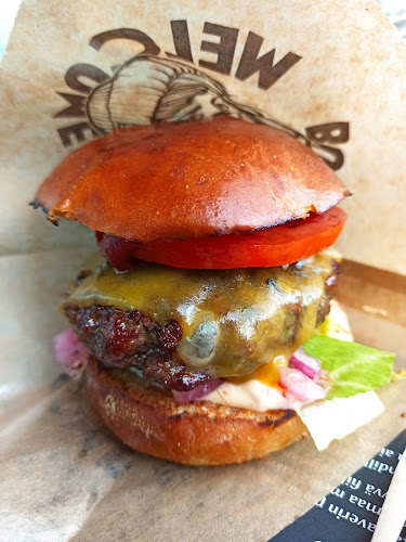 https://burgerjoint.fi/