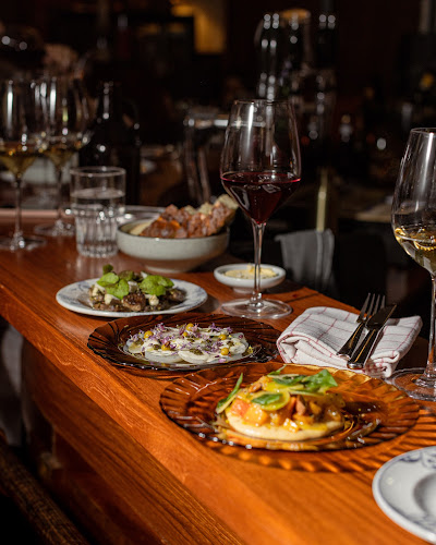 Opinii despre Viinibaari Apotek / Wine Bar Apotek în Helsinki - Ravintola-ala