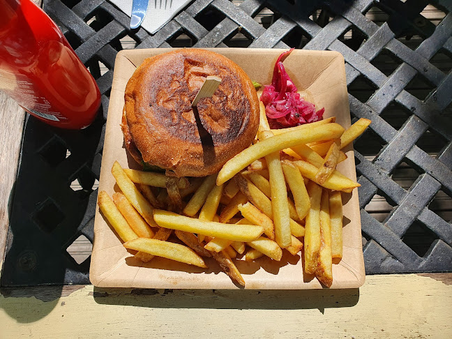 Opinii despre Lakeside Resort Lohja în Lohja - Ravintola-ala