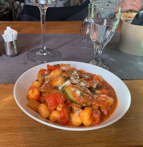 http://pihlajanpizzatalo.fi/