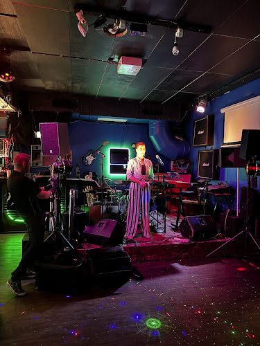 Comentarii opinii despre V.I.P Baari - Bar & Restaurant