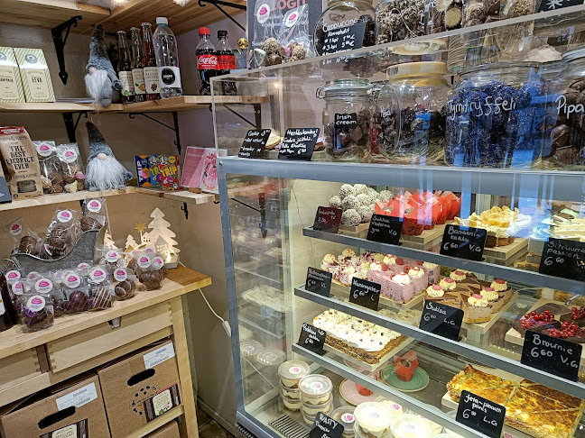 Rebelle - Café Bakery Bistro - Ravintola-ala