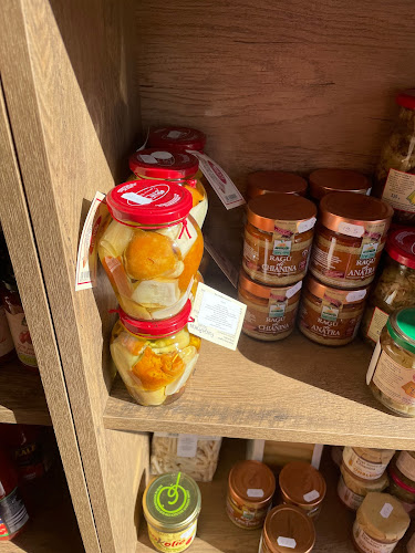 https://www.instagram.com/anasa_greek_deli/profilecard/?igsh=eHU3dzk3cnJmbnI2
