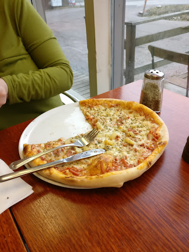 Comentarii opinii despre Ylästön Pizza & Kebab & Grilli