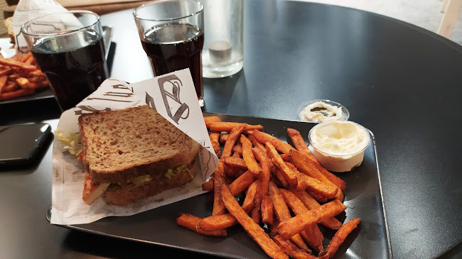 Opinii despre Kalle's Burger Corona în Kemi - Ravintola-ala