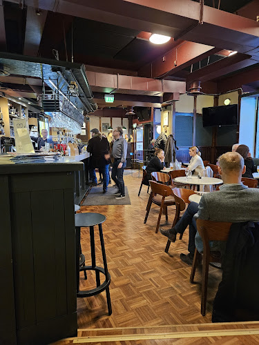 St. Urho's Pub - Ravintola-ala