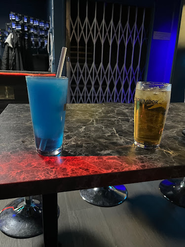 Club Blue Angels - Ravintola-ala
