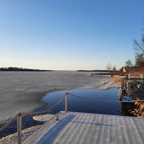 Comentarii opinii despre Sininen Hetki. Majoitus- ja ravitsemusliike, sauna ja kokoustilat meren äärellä.