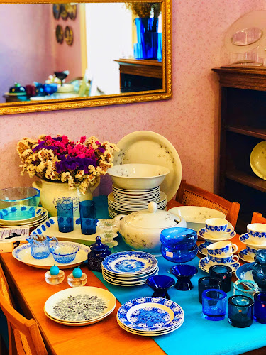 Comentarii opinii despre Mattilan Tila: Antikkiliike Vaarin Varasto, Kahvila Into