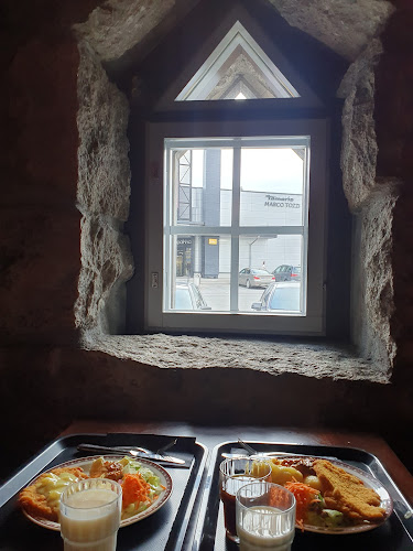 OnnenKivi Ravintola Open Times