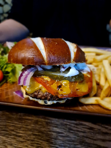 Sali Sports & Grill - Ravintola-ala