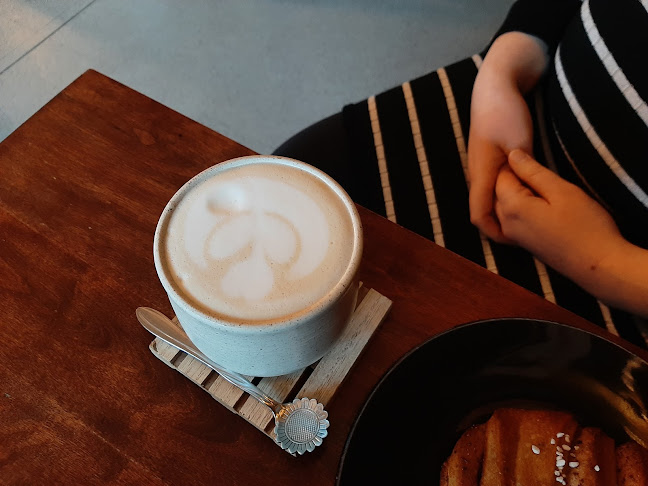 Comments and reviews of Yesterday Cafe