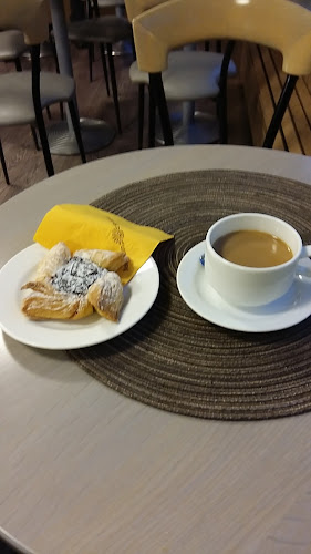 Naantalin Aurinkoinen Aurakatu - Ravintola-ala