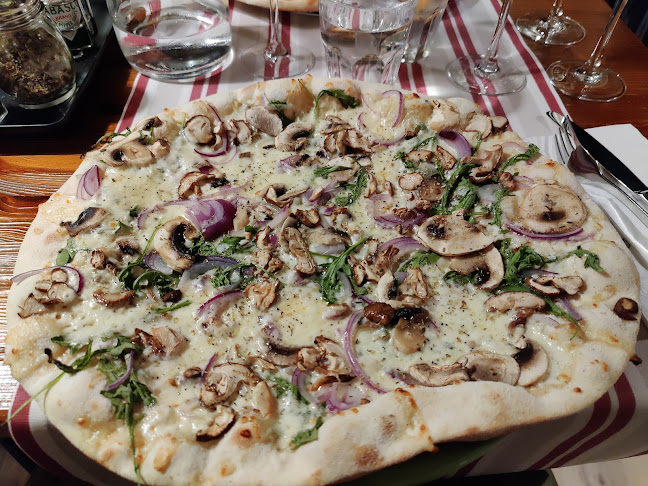 Classic Pizza Restaurant - Turku