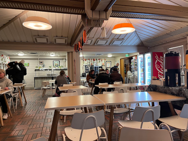 Opinii despre Cafe Kuusijärvi în Vantaa - Ravintola-ala