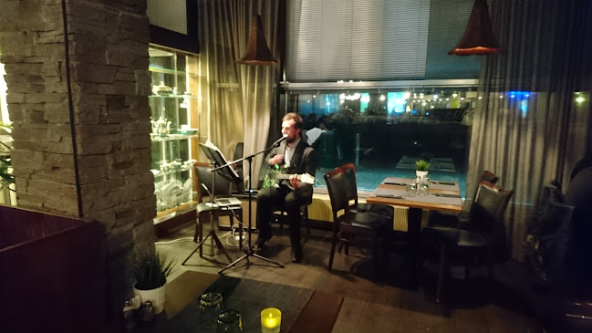 Moms - Ravintola-ala