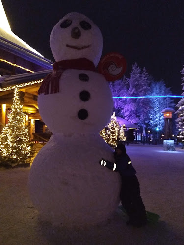 https://www.santaclausholidayvillage.fi/restaurants/christmas-house-restaurant-coffee-bar