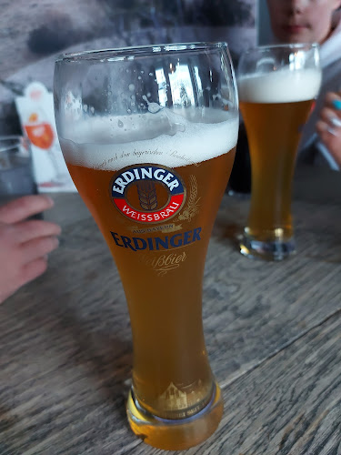 Comentarii opinii despre Henry's Saloon