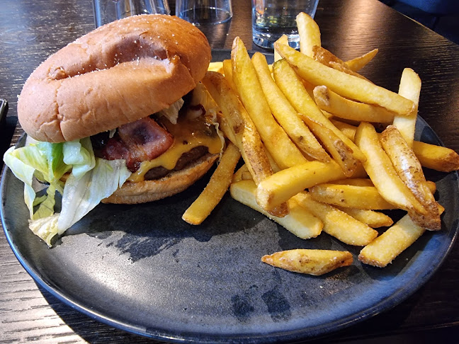 Opinii despre R35 Bar&Kitchen în Riihimäki - Ravintola-ala