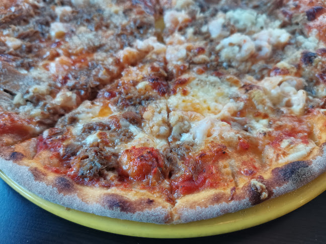https://pizzaparadise.fi/