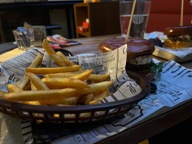 Pakkahuoneenkatu 12, 90100 Oulu