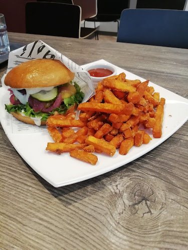 Ravintola Usva Muuntamontie - Ravintola-ala