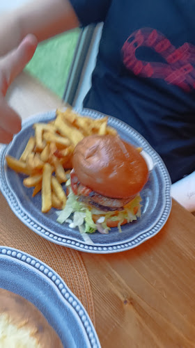 Comentarii opinii despre Madez Lounge