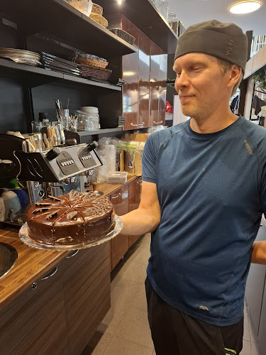 Comments and reviews of Cafe Dominic