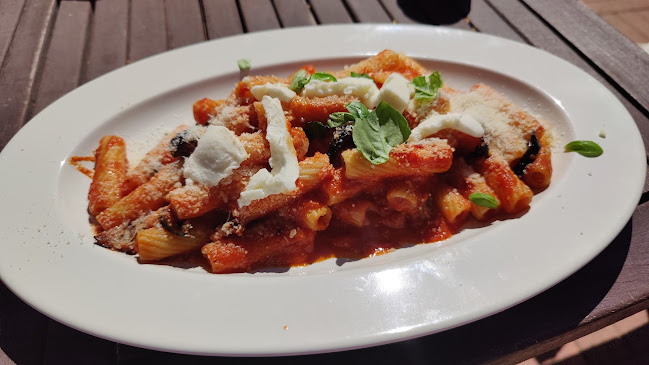 Kahvila Tennis Café - Ravintola-ala