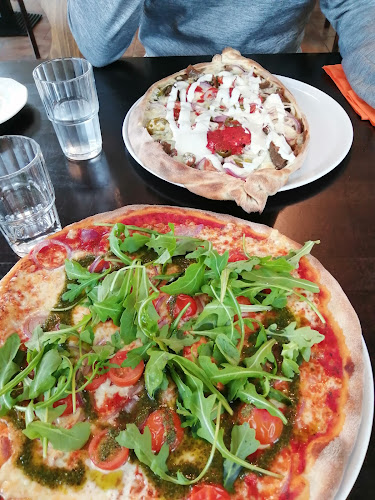 Comentarii opinii despre Saarijärven Pizzeria Kebab Isabella Avoin yhtiö