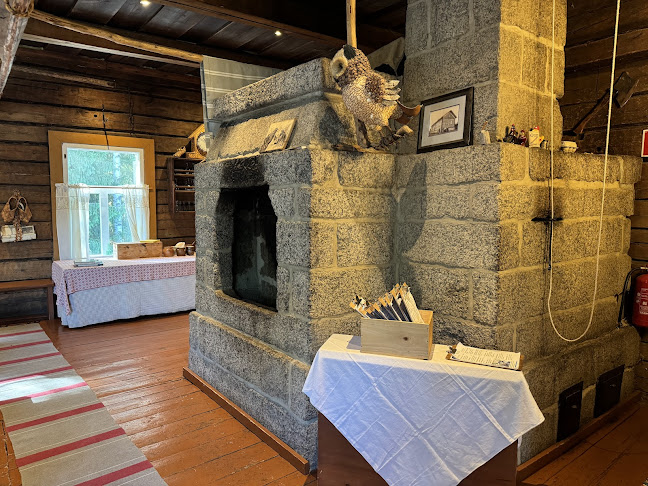 Ravintola Hirvikartano Open Times