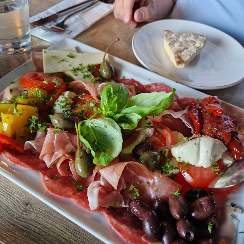 Opinii despre La Bella Trattoria în Helsinki - Ravintola-ala