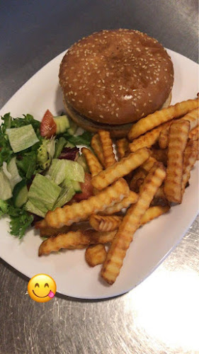 Kahvila-Ravintola Karhunpesä