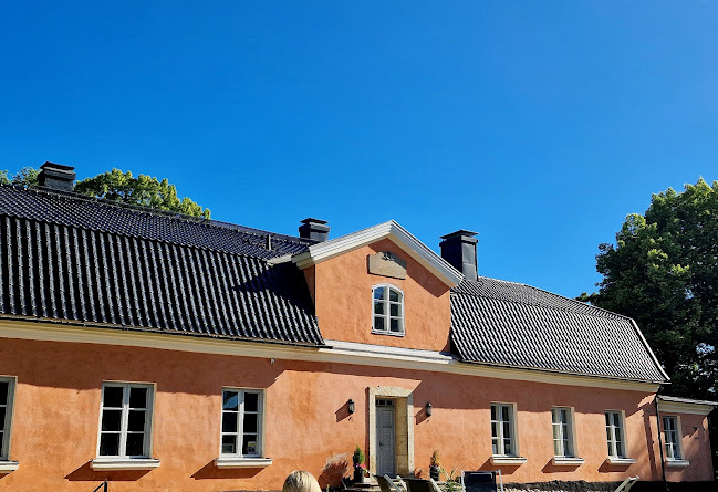 Tuomarinkyläntie 4-18, 00690 Helsinki