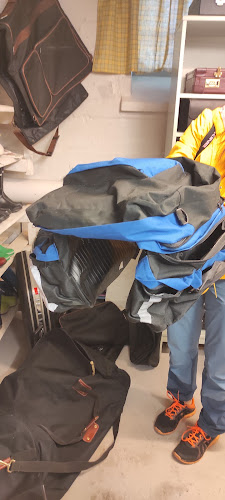 Kirpputori Puoti Ja Wanhat Tawarat - Ravintola-ala