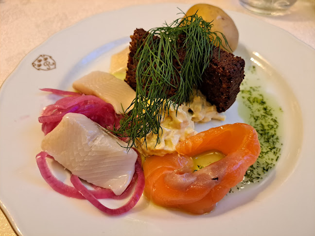 Ravintola Kolme Kruunua Open Times